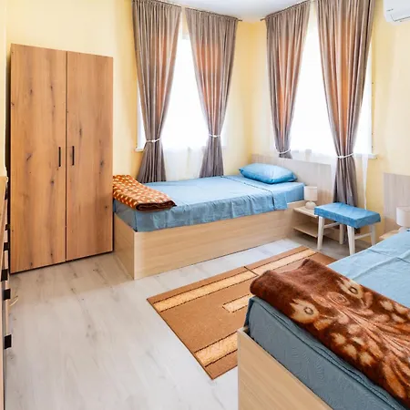 калоянови Case de vacanță